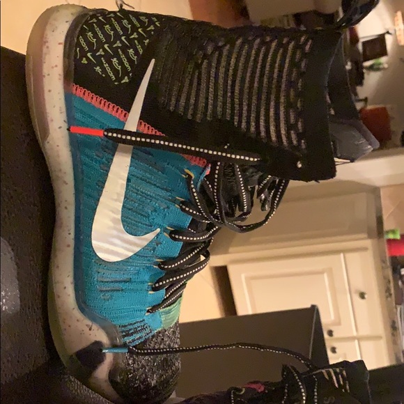 “What The” High top Kobe 10s - Picture 2 of 7
